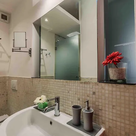 Apartamento Loft Elegante In Centro In Zona Signorile - Davanti Metro *