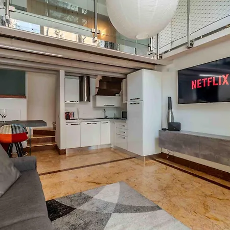 Loft Elegante In Centro In Zona Signorile - Davanti Metro Apartamento *